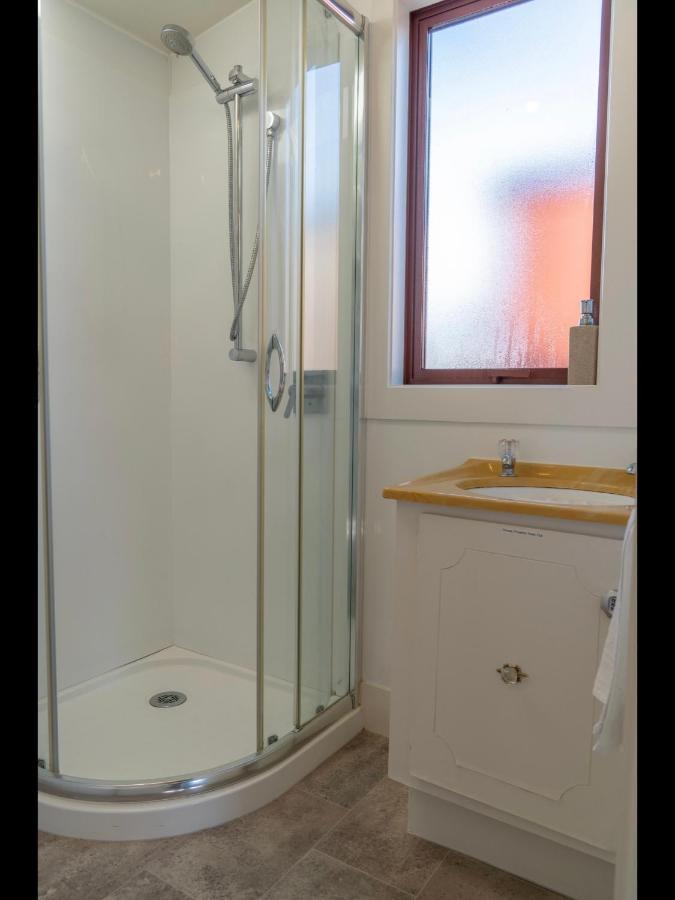 Te Anau Holiday Home - Free Wifi - Free Bikes & Kayaks - Short Walk To Lake & Town - Top Views Exteriér fotografie